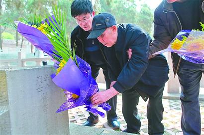 跨越80年的重逢，老人终见烈士父兄的感人故事