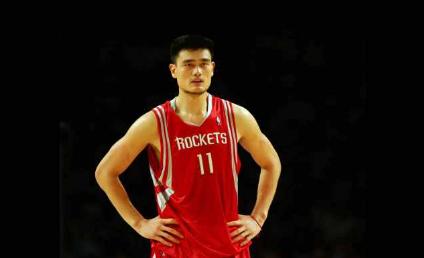 姚明NBA队友都有谁？那些年陪他一起扛过火箭队的兄弟们