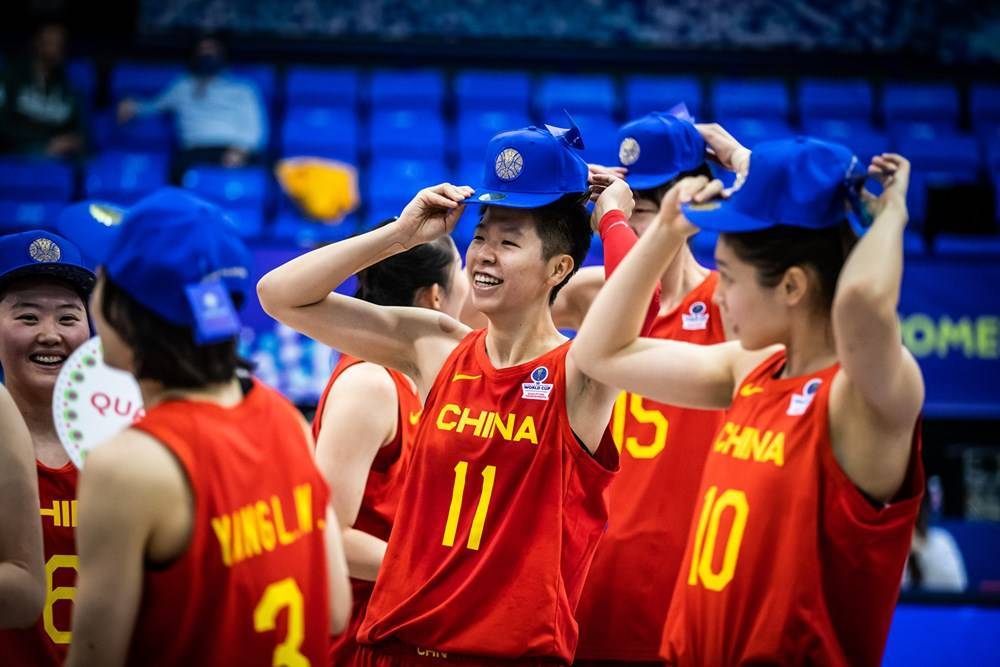 2026女篮世界杯中国女篮队员名单，巾帼不让须眉，再续辉煌