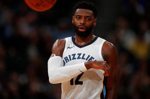 用Go语言写一篇关于NBA2KOL2泰瑞克埃文斯好用吗的文章