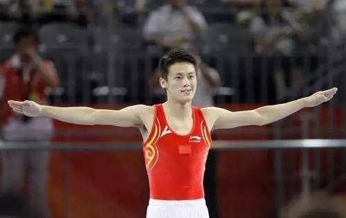 2008年奥运冠军陆春龙，那个从蹦床上飞起来的常州男孩，后来怎么样了？