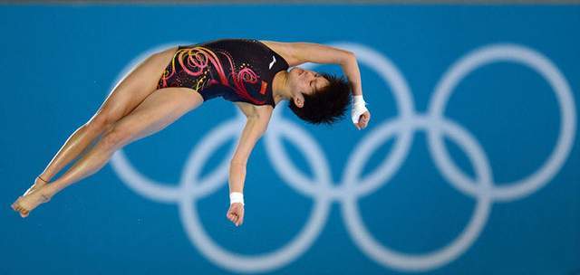 2016奥运会女子10米跳台冠军，从平凡到传奇的跳水之路