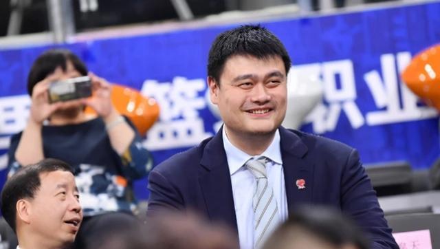 姚明为什么不让科比进CBA