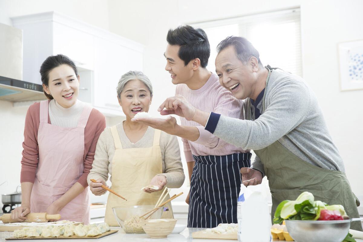 女子10年未体检，子宫内肿瘤长到13斤