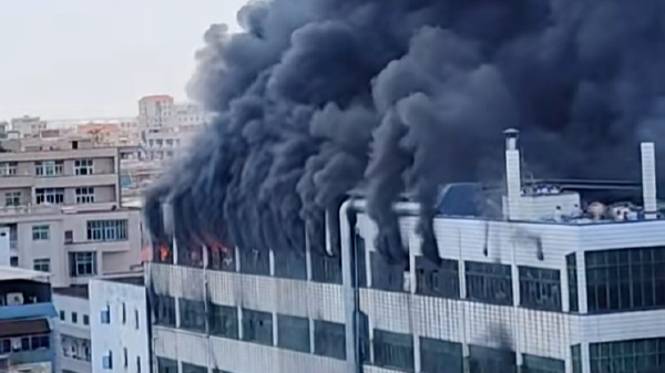 鞋厂火灾现场疏散213人