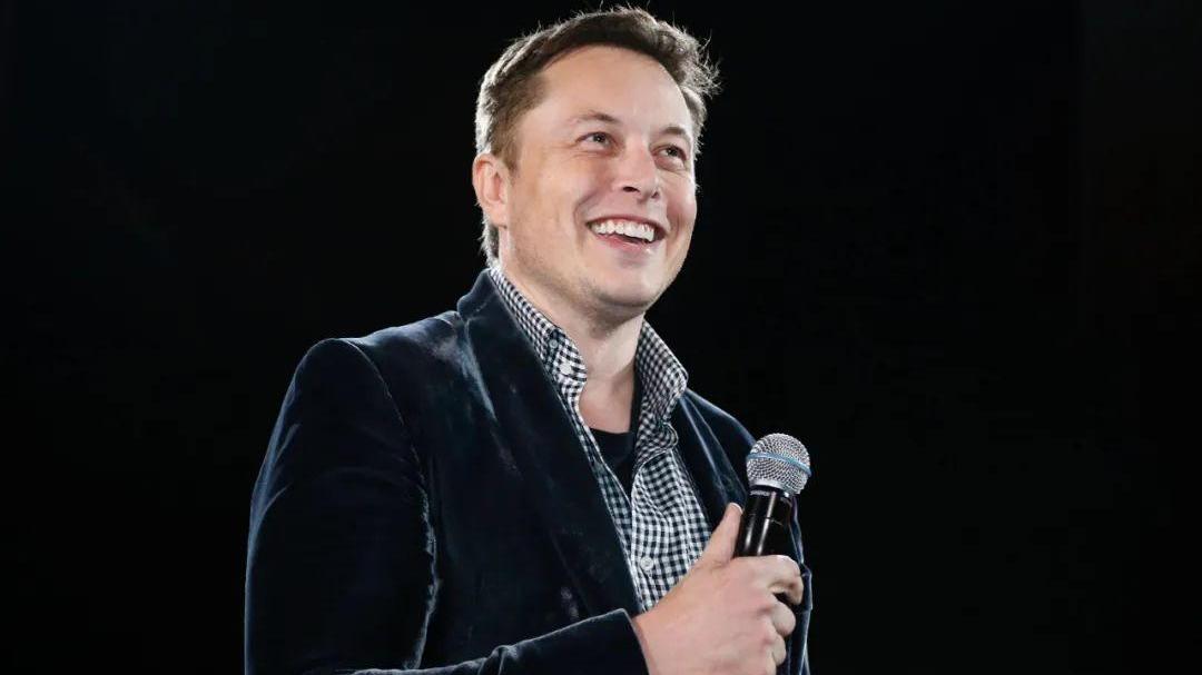 马斯克宣称要赶超Kimi，一场科技与娱乐的跨界对决